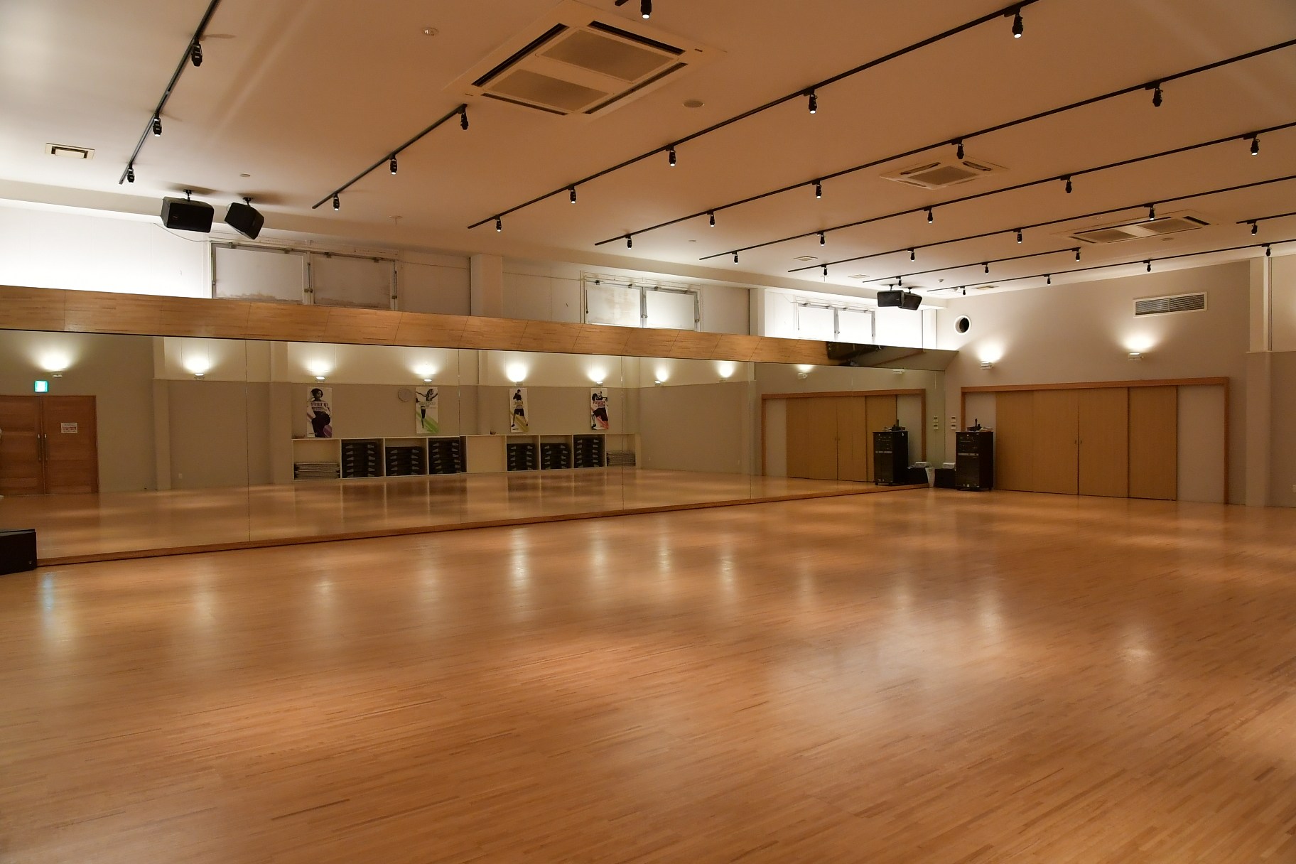 ダンススタジオ